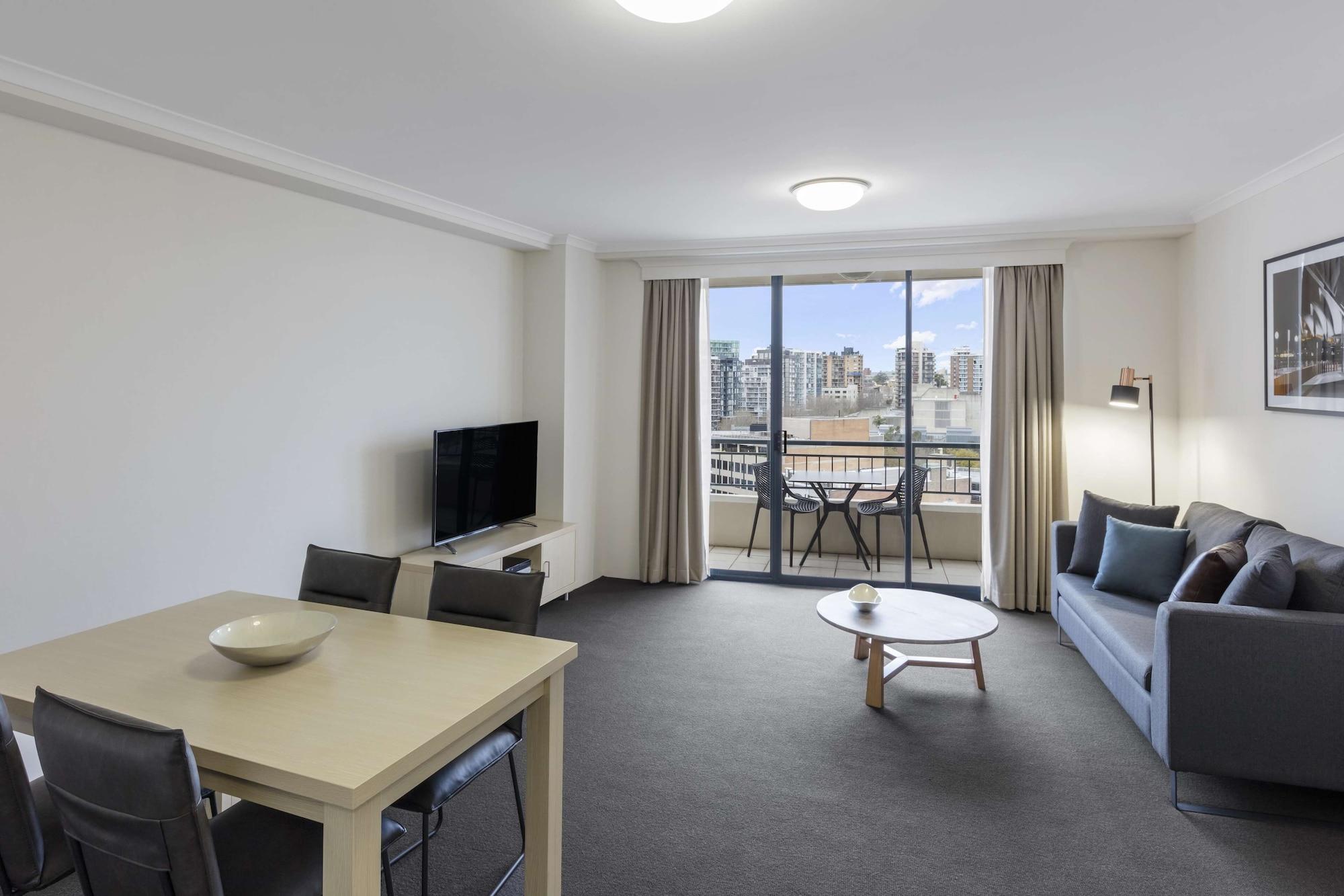 Oaks Sydney Castlereagh Suites Екстериор снимка