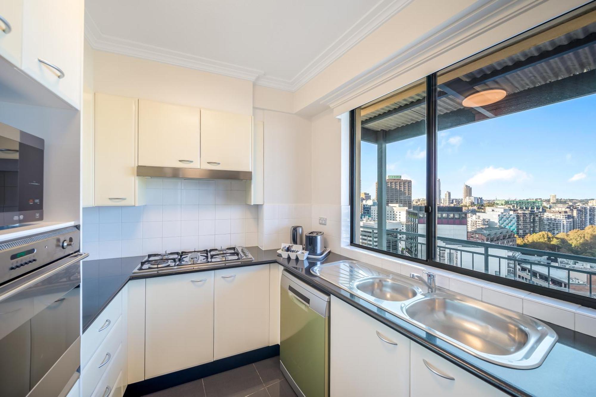 Oaks Sydney Castlereagh Suites Екстериор снимка